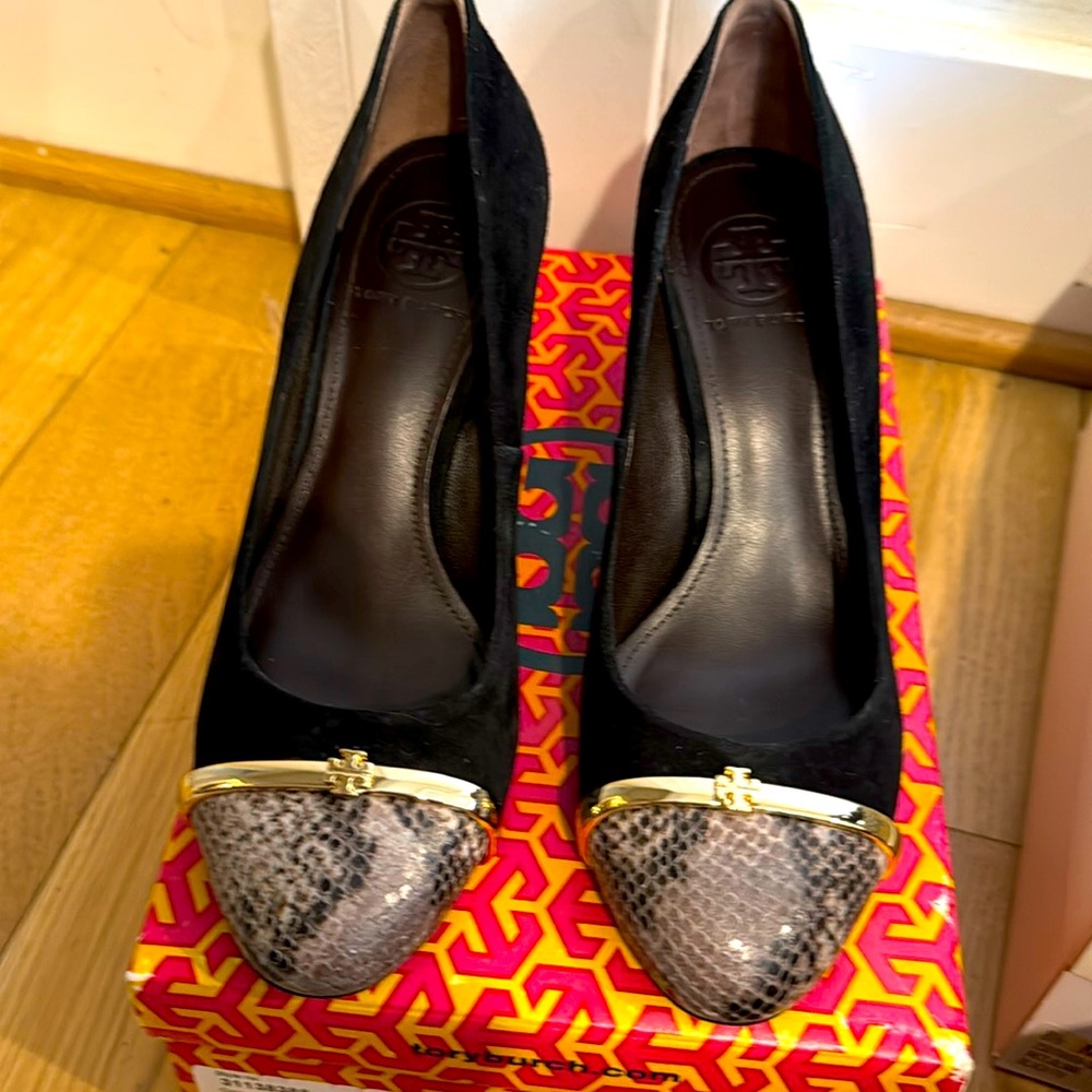 Tory Burch Pacey 75mm Pump Black Suede Snake Skin